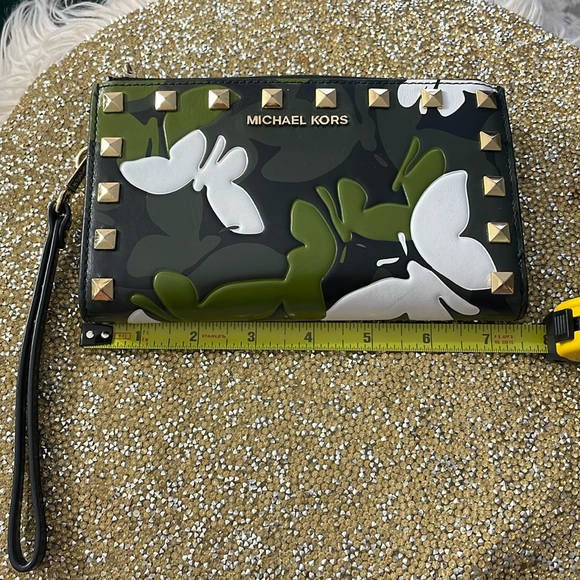 Michael Kors Handbags - Michael Kors Butterfly Camo Leather Smartphone Wallet wristlet with studs